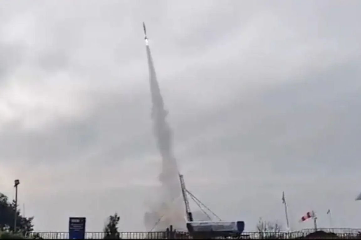 India launches its first reusable hybrid rocket ‘RHUMI-1’